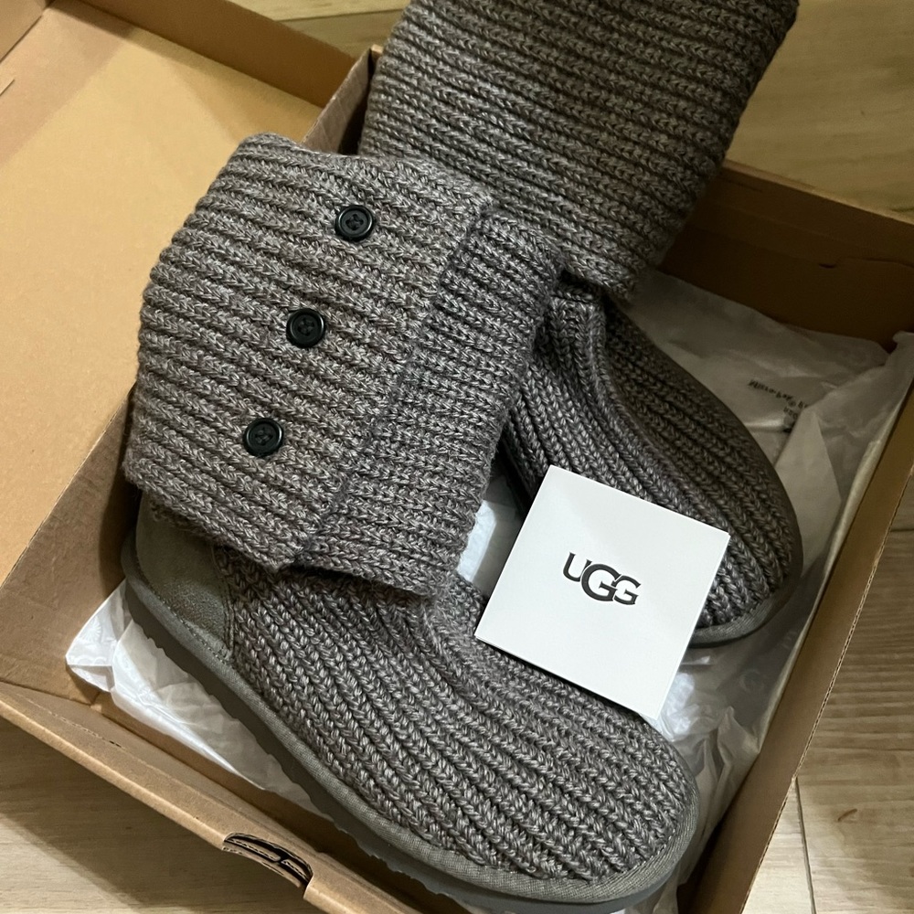 UGG women’s Classic Cardy size 8 grey